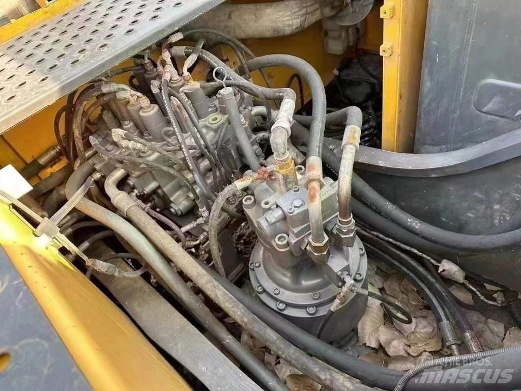 Volvo EC 220 DNL Roomikekskavaatorid