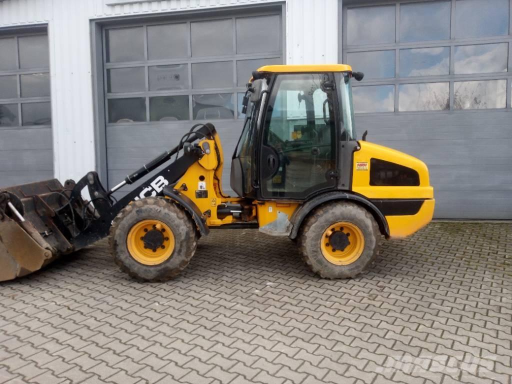 JCB 406 Rataslaadurid