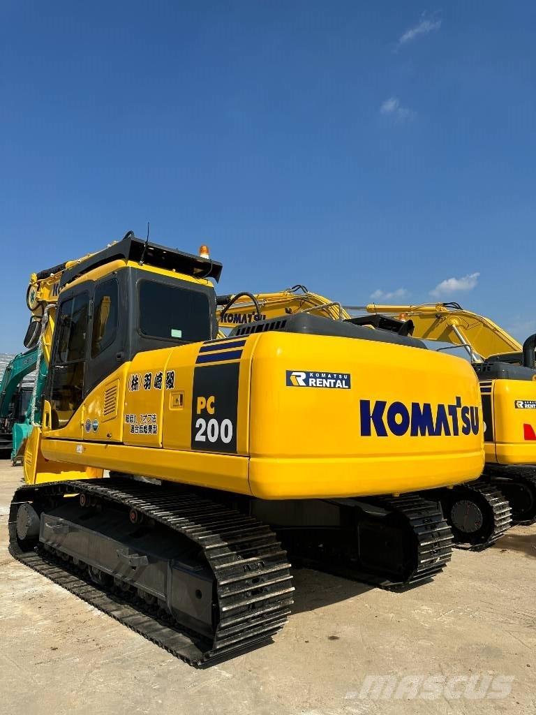 Komatsu PC 220-7 Roomikekskavaatorid