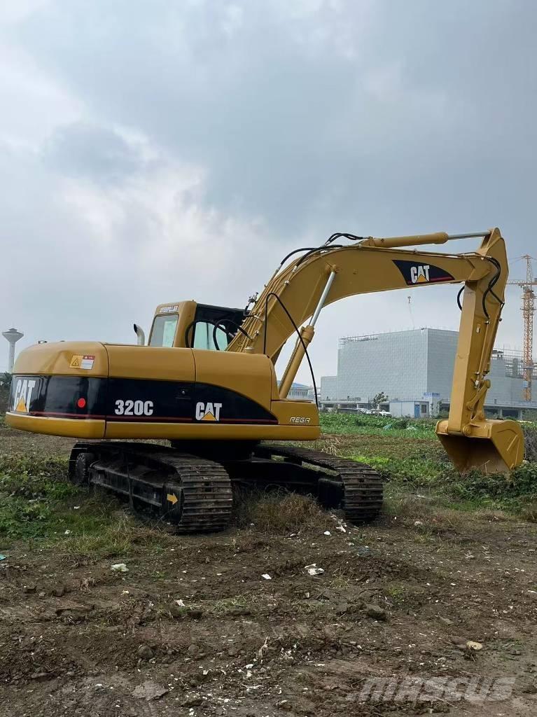 CAT 320 C Roomikekskavaatorid