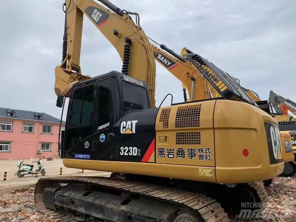 CAT 323 D L Roomikekskavaatorid