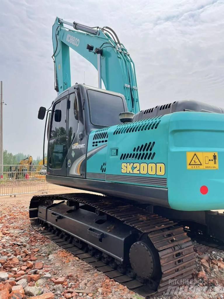 Kobelco 200 Roomikekskavaatorid