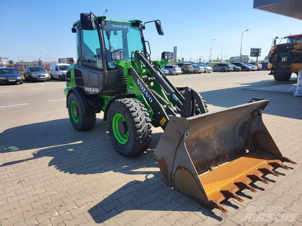 Volvo JL25H ELECTRIC Rataslaadurid