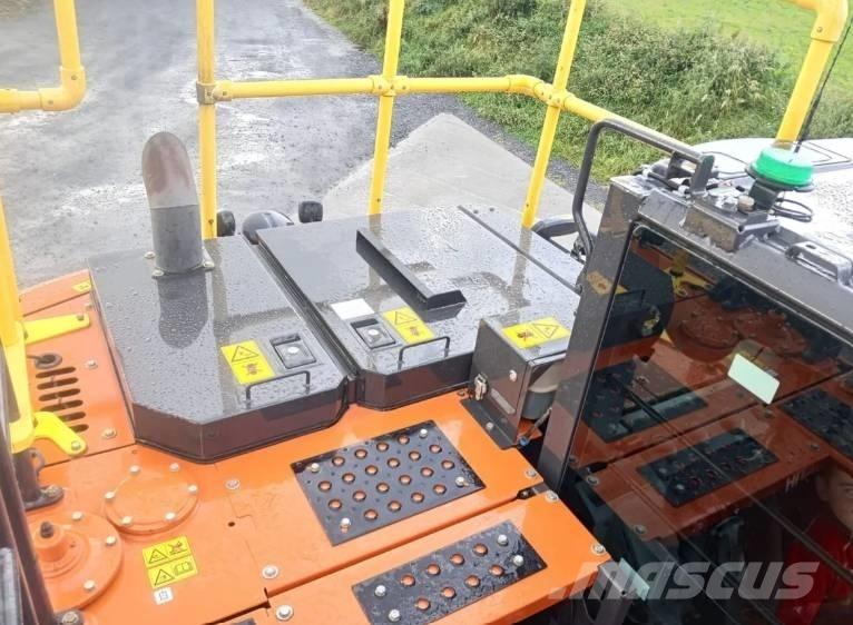 Hitachi ZX 130LCN Roomikekskavaatorid