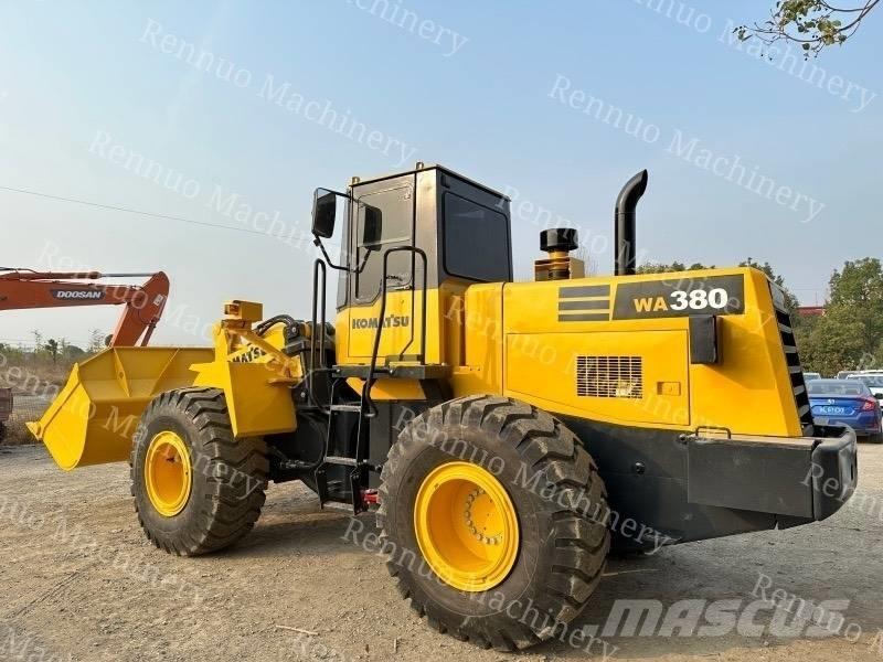 Komatsu WA380 Rataslaadurid