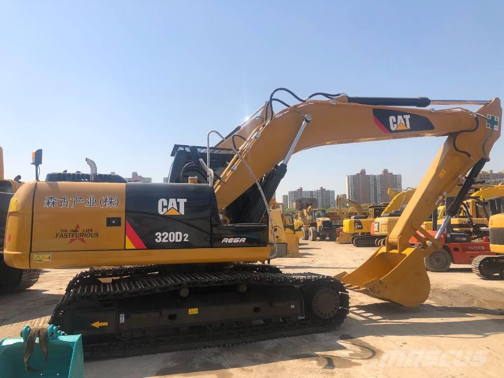 CAT 320D Roomikekskavaatorid