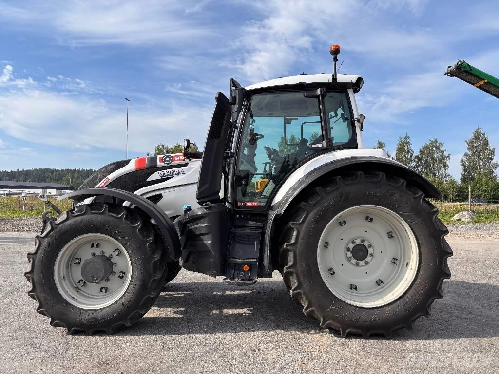 Valtra T215 Versu Traktorid