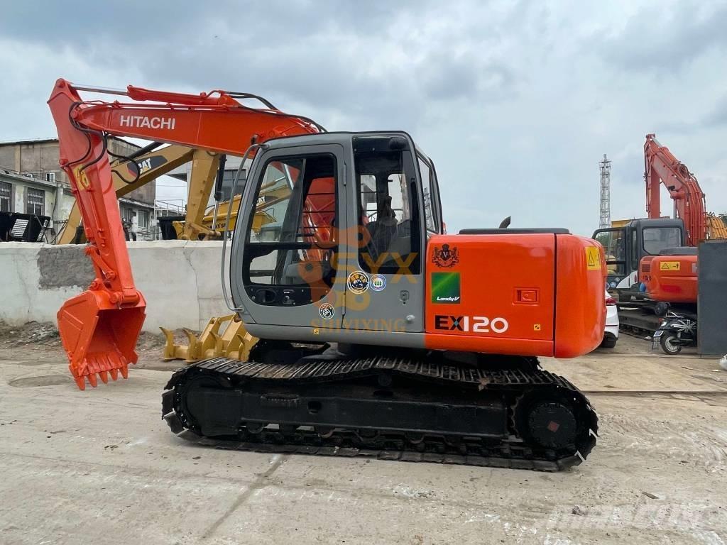 Hitachi EX 120 Roomikekskavaatorid