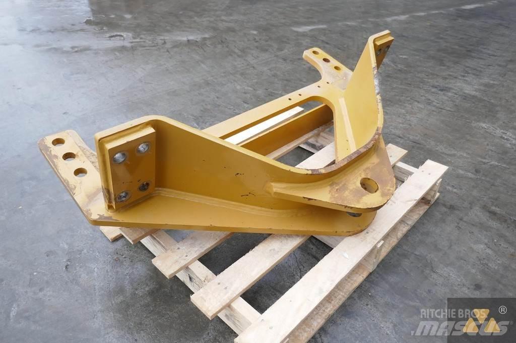 CAT 140M3 Drawbar Muud osad