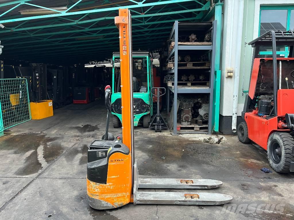 Still EGV12    V-4251 Platvormiga virnastajad