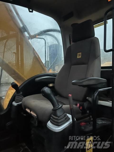 JCB JS 220 LC Roomikekskavaatorid