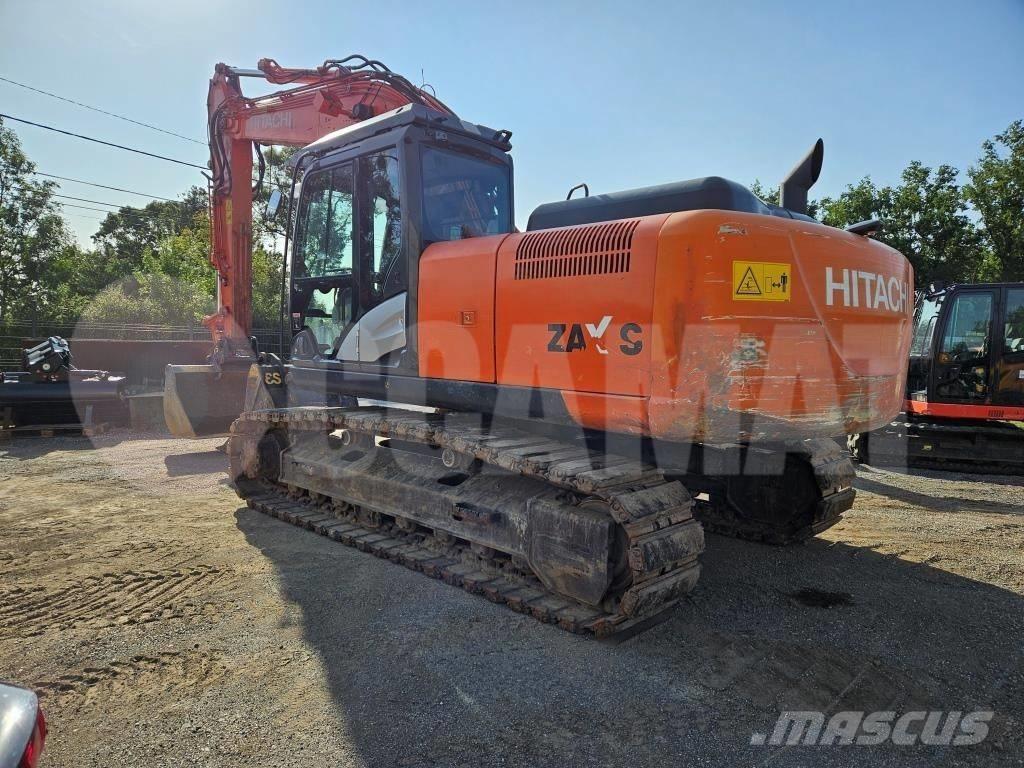 Hitachi ZX 210 LC Roomikekskavaatorid