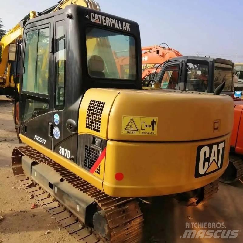 CAT 307 Roomikekskavaatorid