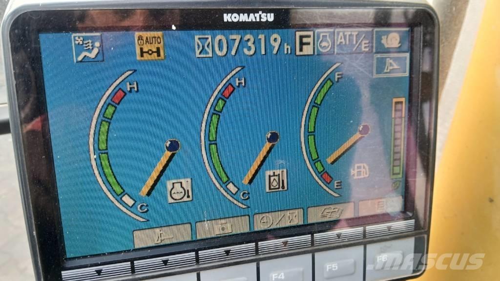 Komatsu PW 148-8 Ratasekskavaatorid