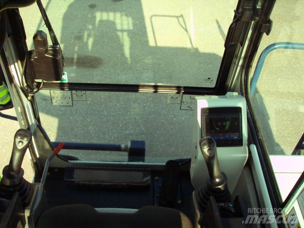 Takeuchi TCR 50 Roomikkallurid