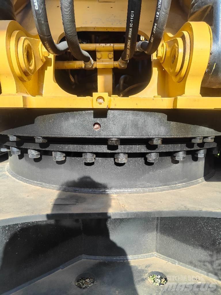 CAT 330 D Roomikekskavaatorid