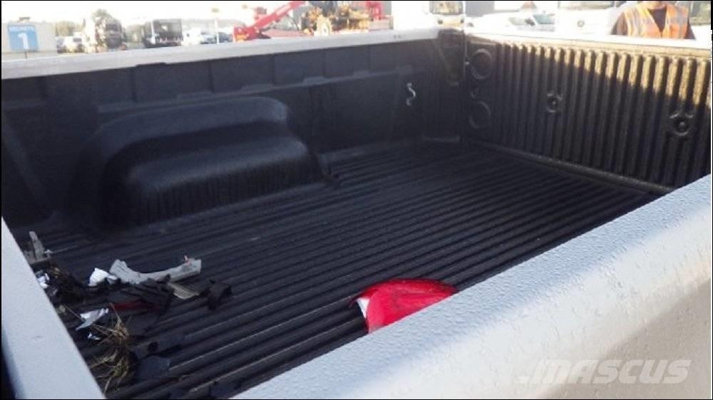 Toyota Hilux 5 Muu
