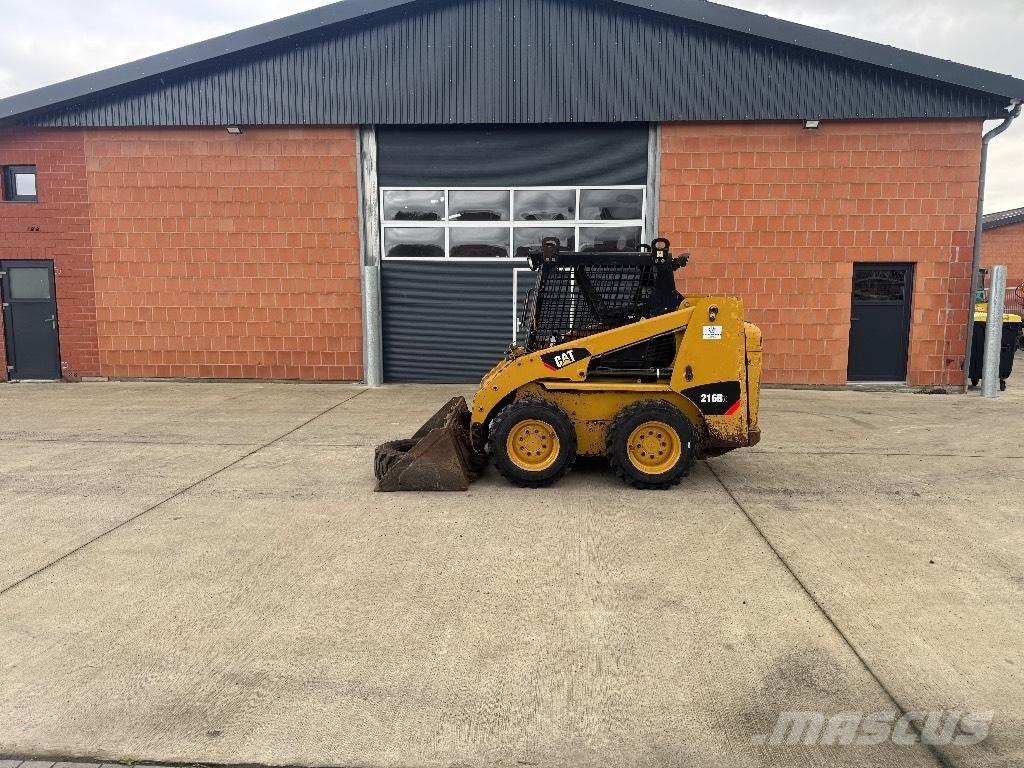 CAT 216 B 3 Kompaktlaadurid