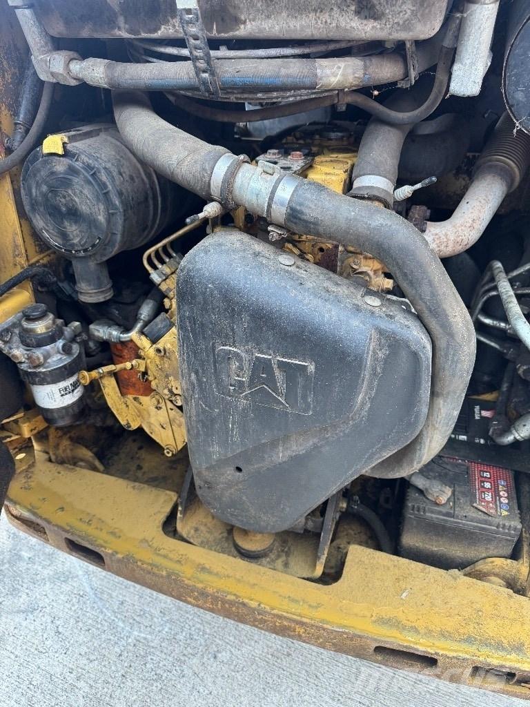 CAT 216 B 3 Kompaktlaadurid