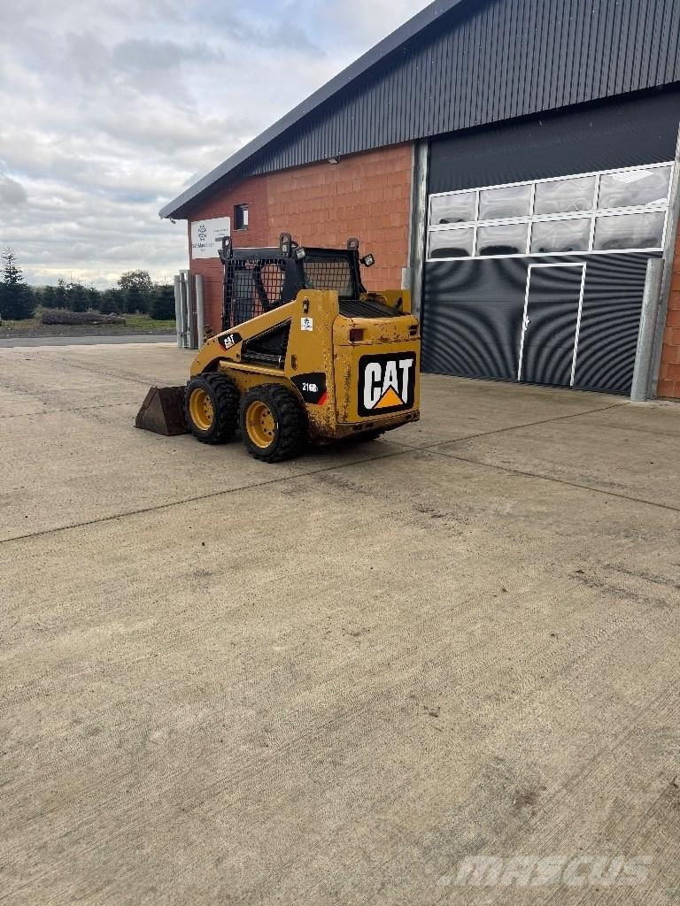 CAT 216 B 3 Kompaktlaadurid