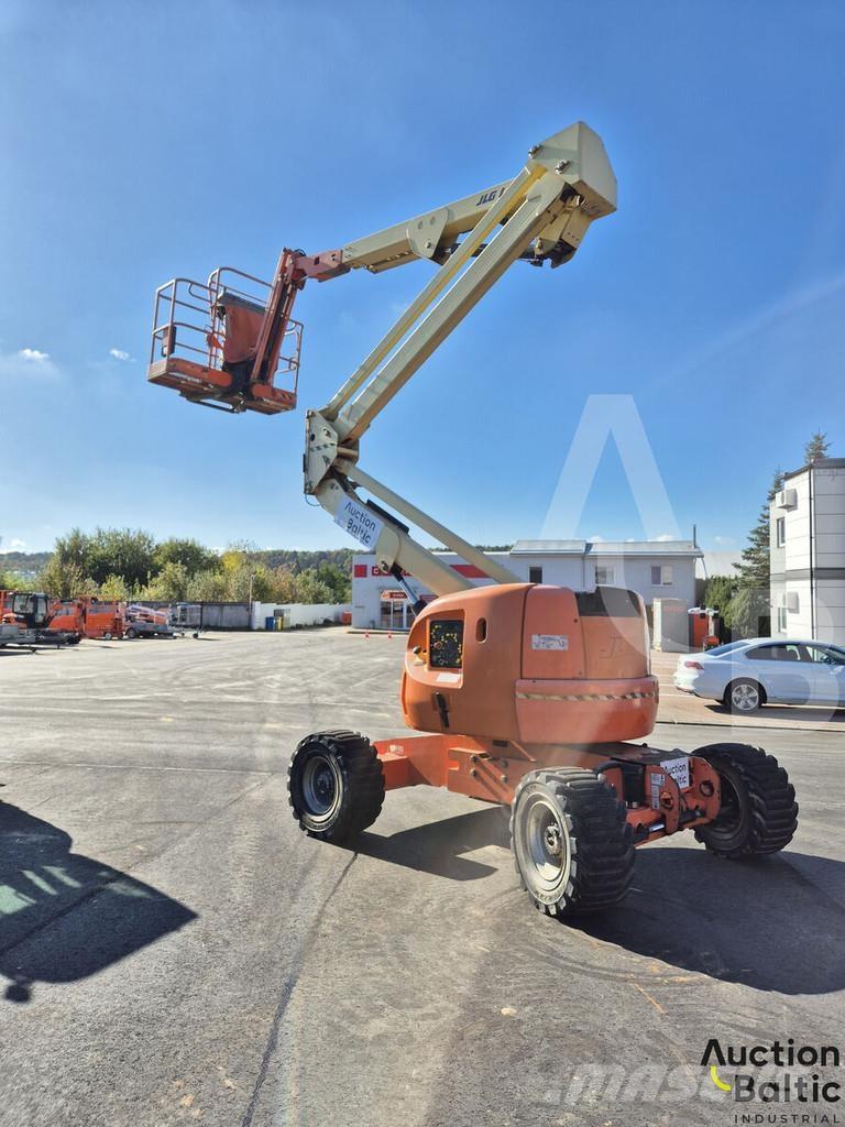 JLG 450 AJ Iseliikuvad poomtõstukid