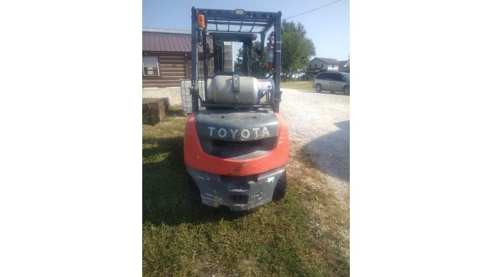 Toyota 8fu25 Kahveltõstukid - muud