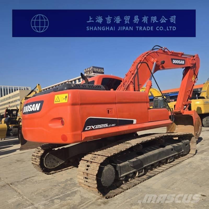 Doosan DX 225 Roomikekskavaatorid