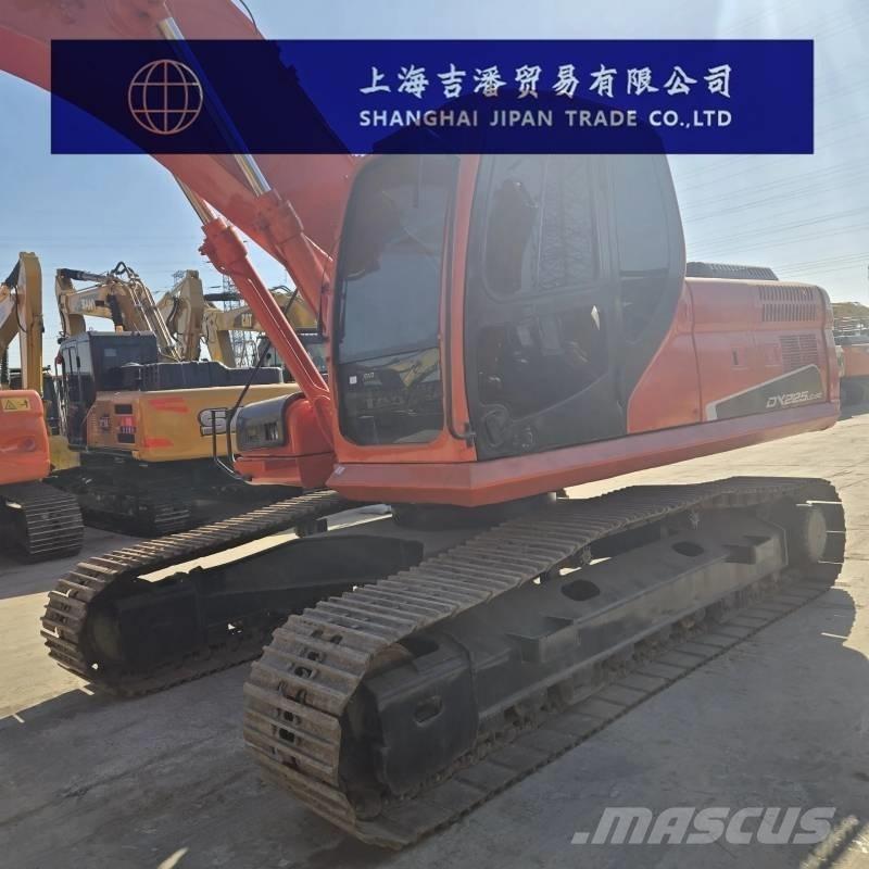Doosan DX 225 Roomikekskavaatorid