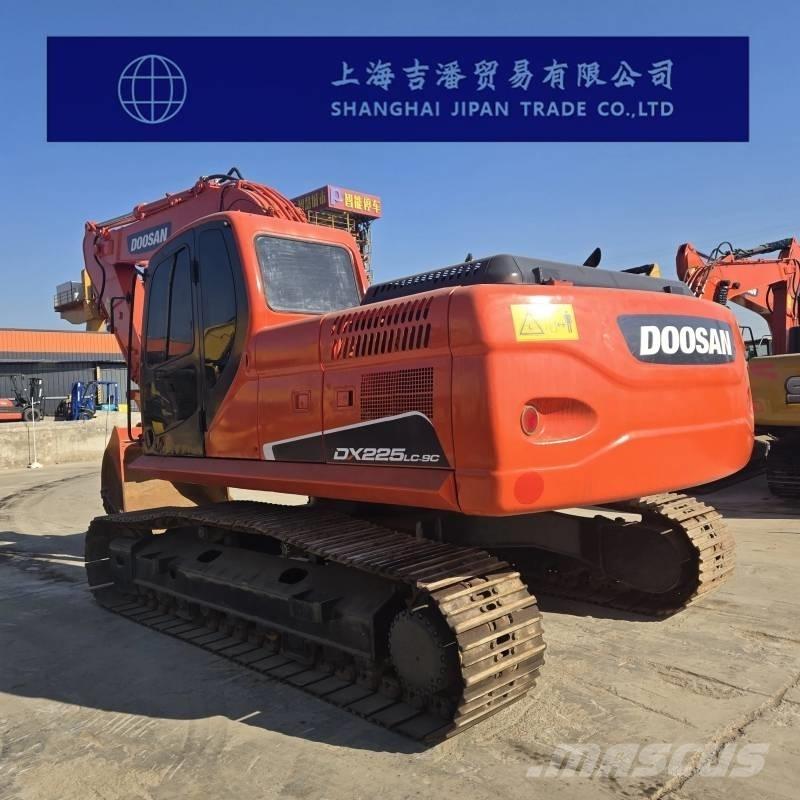 Doosan DX 225 Roomikekskavaatorid