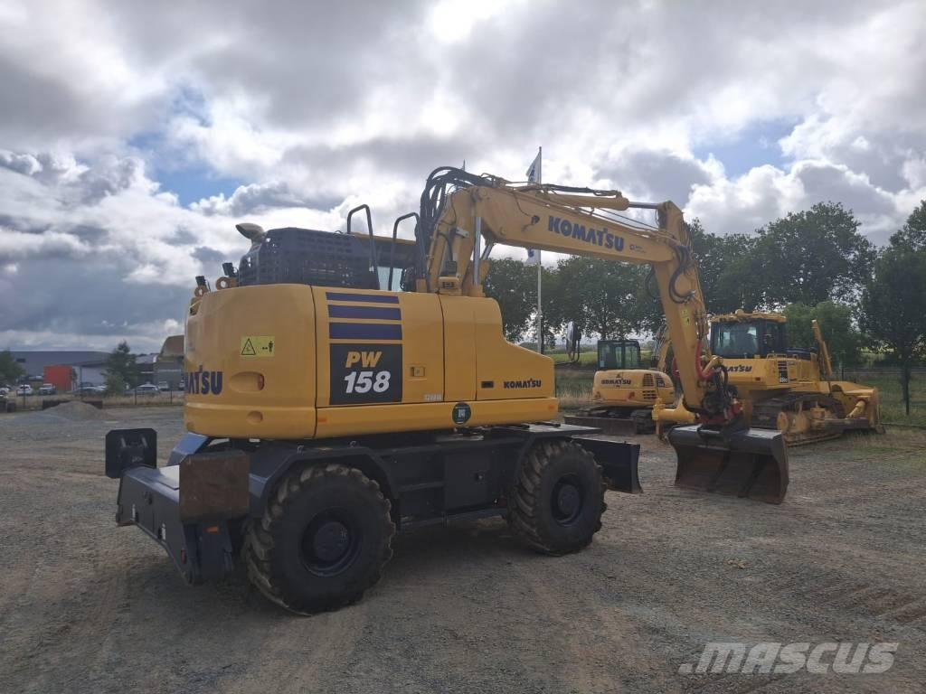 Komatsu PW158-11 Ratasekskavaatorid