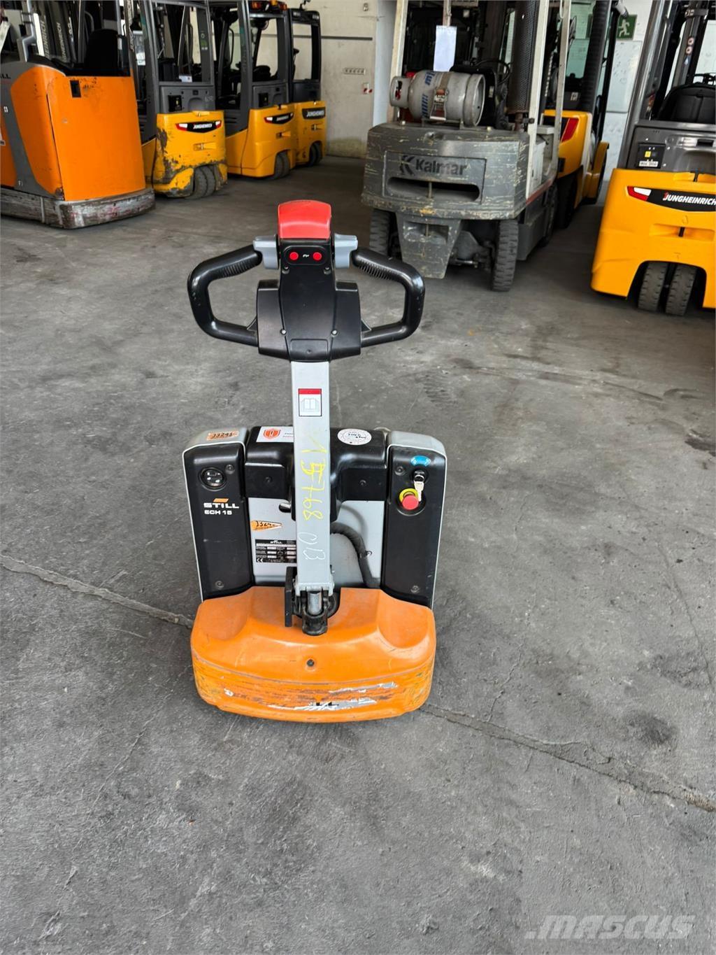 Still ECH 15 Järelkäidavad virnastajad