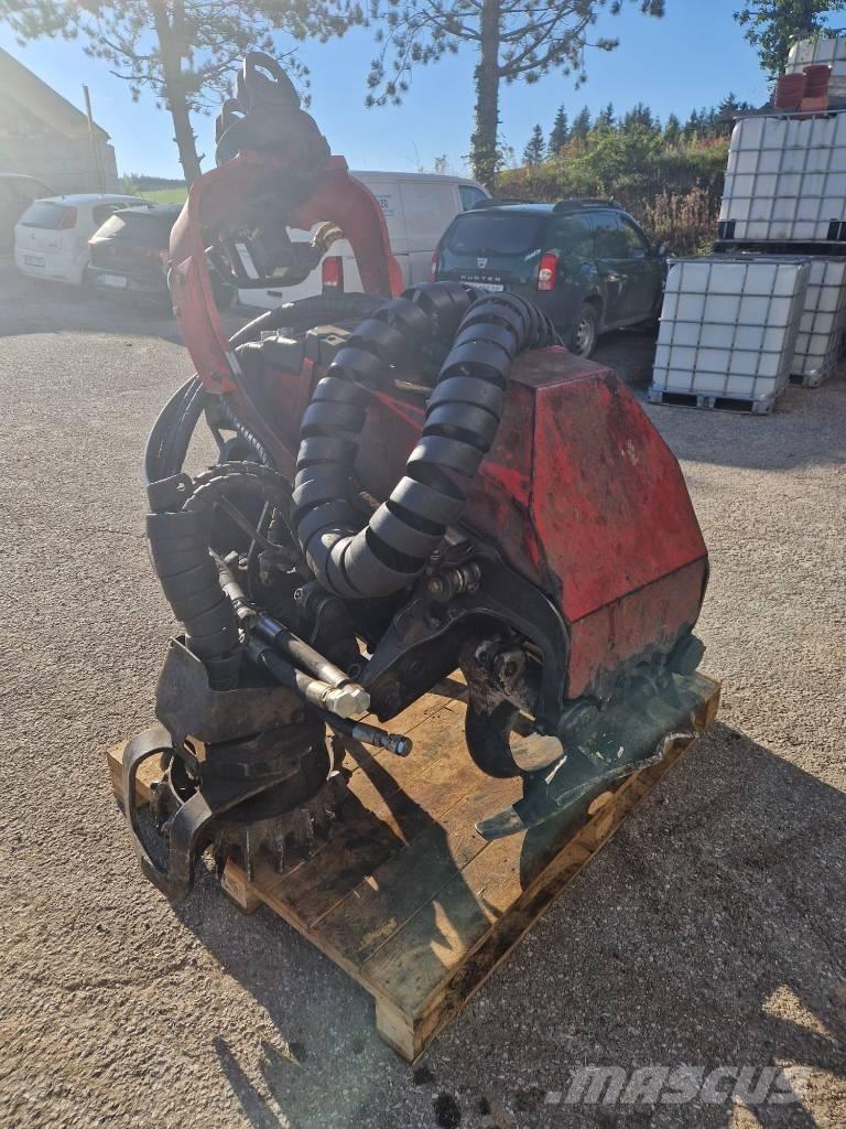 Komatsu 124 Laasijad