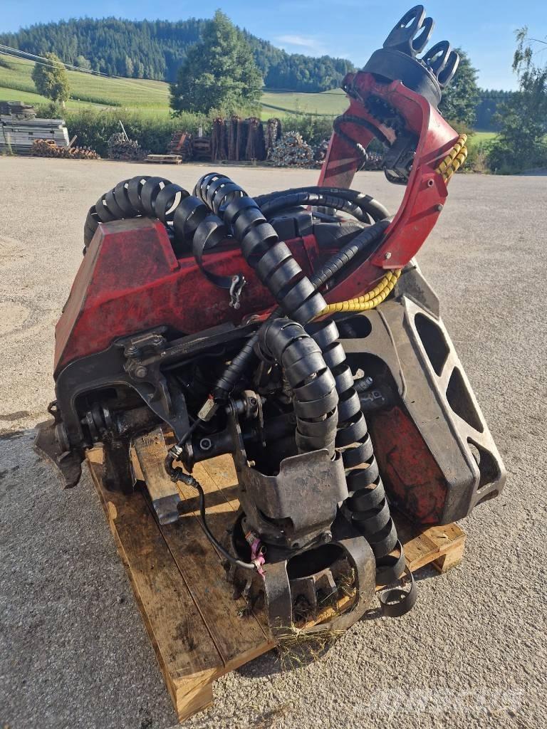 Komatsu 124 Laasijad