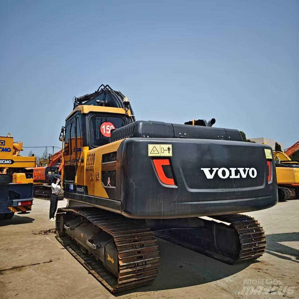 Volvo EC 220 Roomikekskavaatorid
