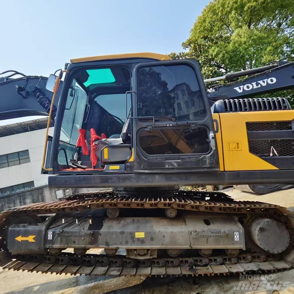 Volvo EC 220 Roomikekskavaatorid