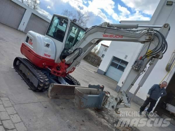 Takeuchi TB 240 DPF Miniekskavaatorid < 7 t