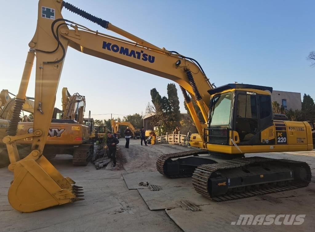 Komatsu PC 220-7 Roomikekskavaatorid
