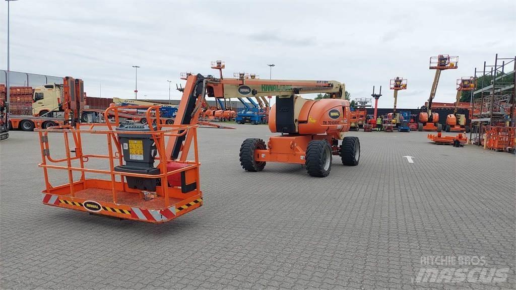 JLG E800AJ Iseliikuvad poomtõstukid