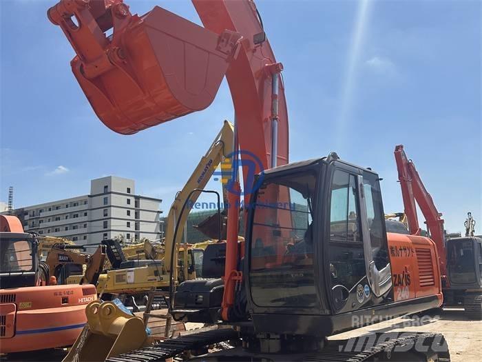 Hitachi ZX 240-3 Roomikekskavaatorid