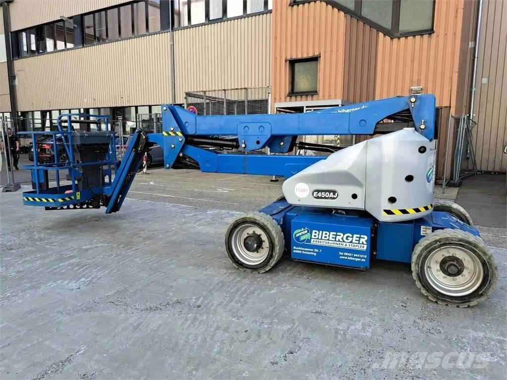 JLG E450AJ Iseliikuvad poomtõstukid