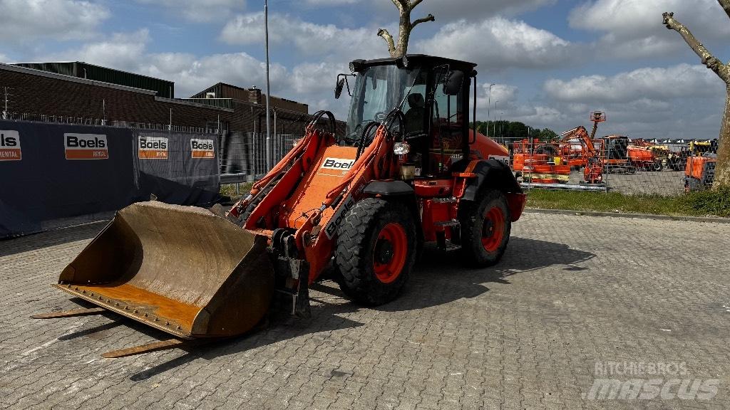 JCB 411HT T4i Rataslaadurid