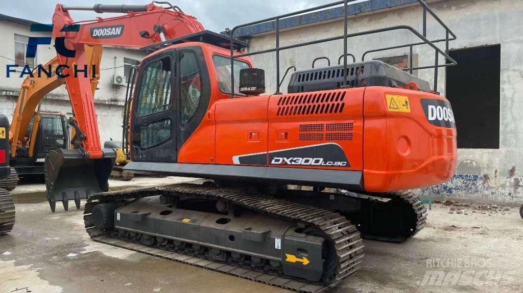 Doosan DX 300 LC Väikeekskavaatorid 7t-12t