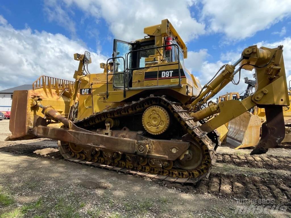 CAT D 9 T Buldooserid