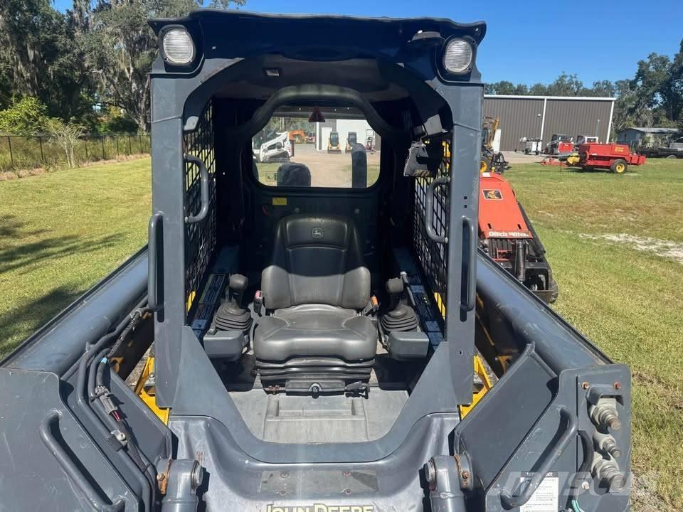 John Deere 325 Kompaktlaadurid