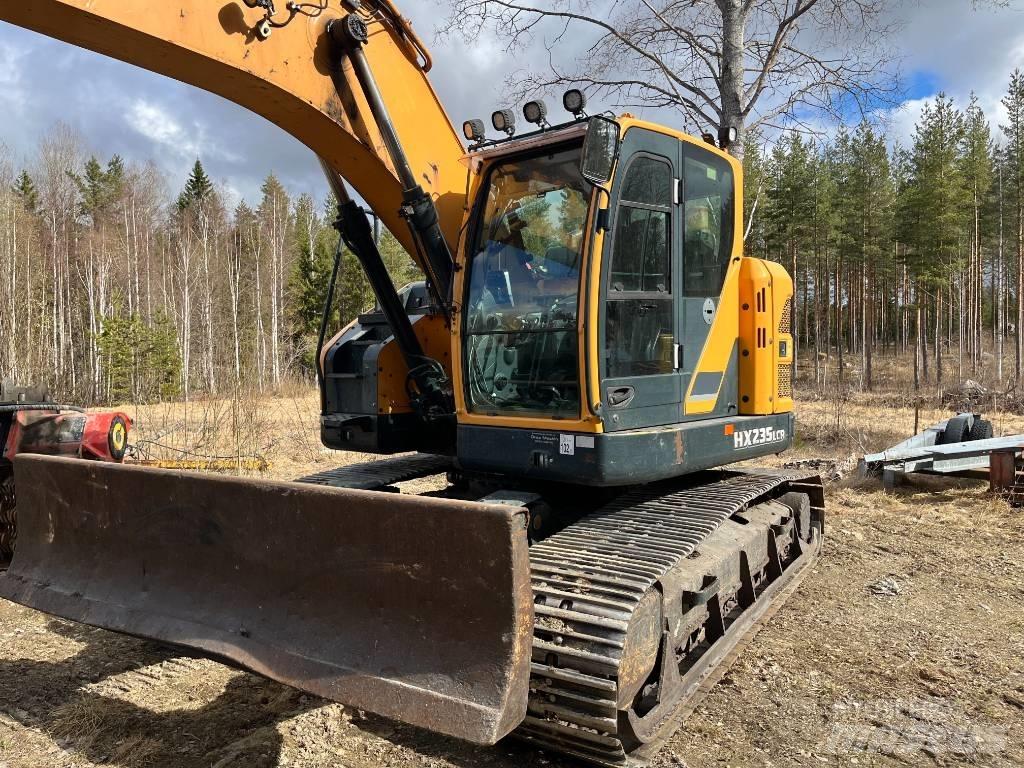 Hyundai HX 235 LCR Roomikekskavaatorid