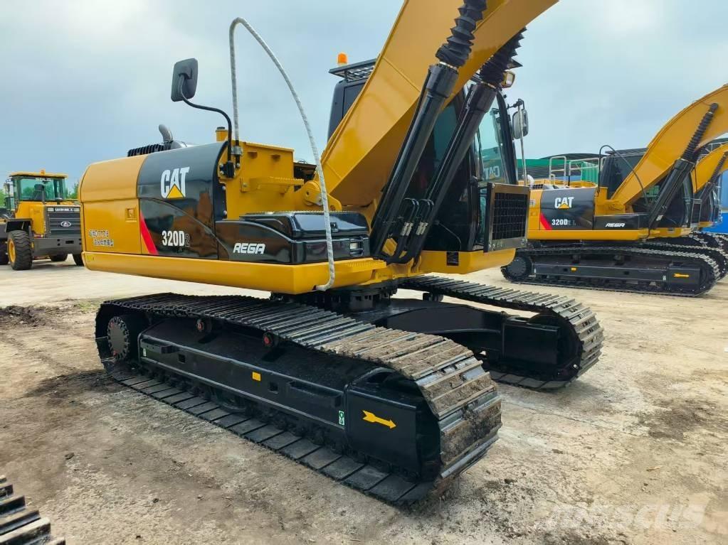 CAT 320 D Roomikekskavaatorid