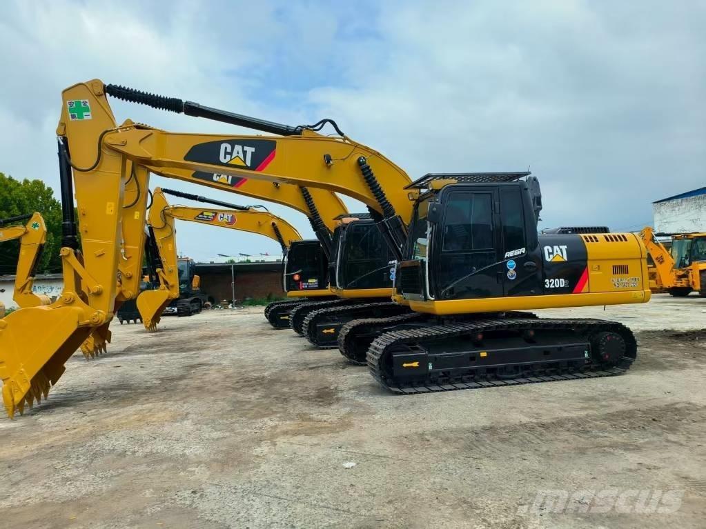 CAT 320 D Roomikekskavaatorid