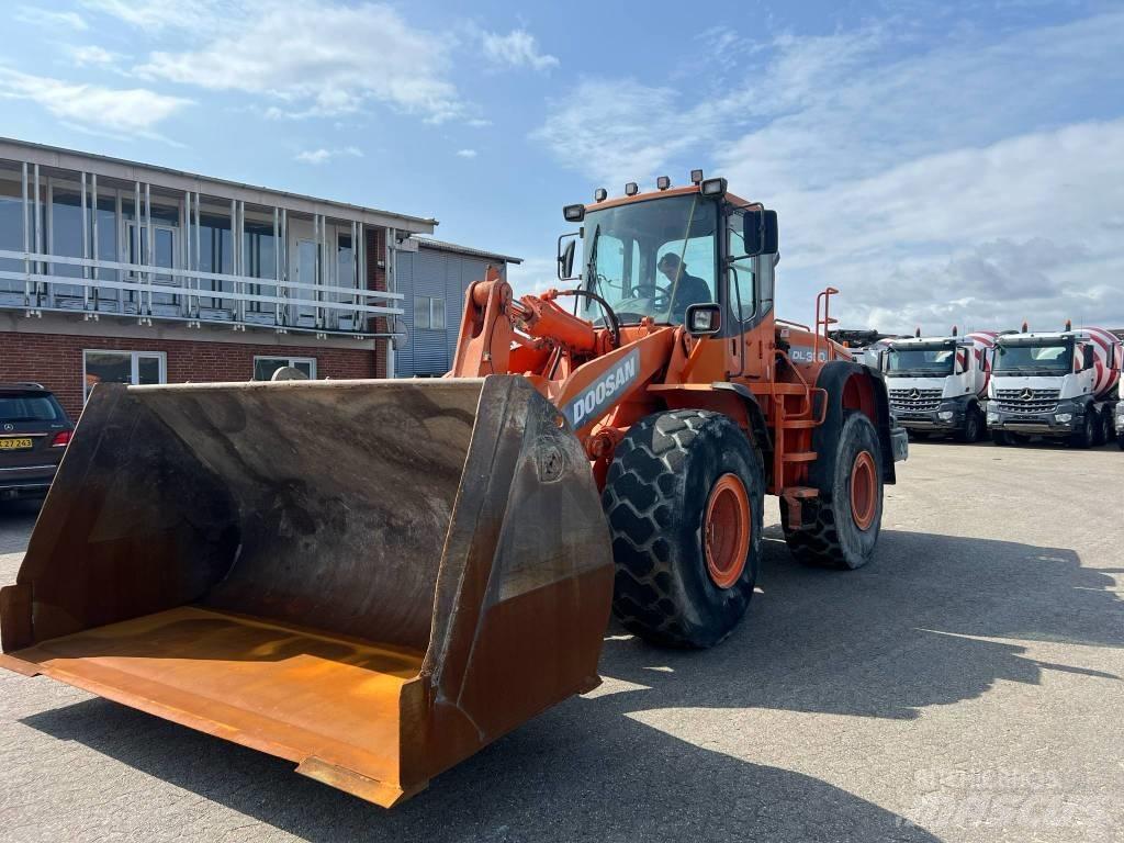 Doosan dl 300 Rataslaadurid