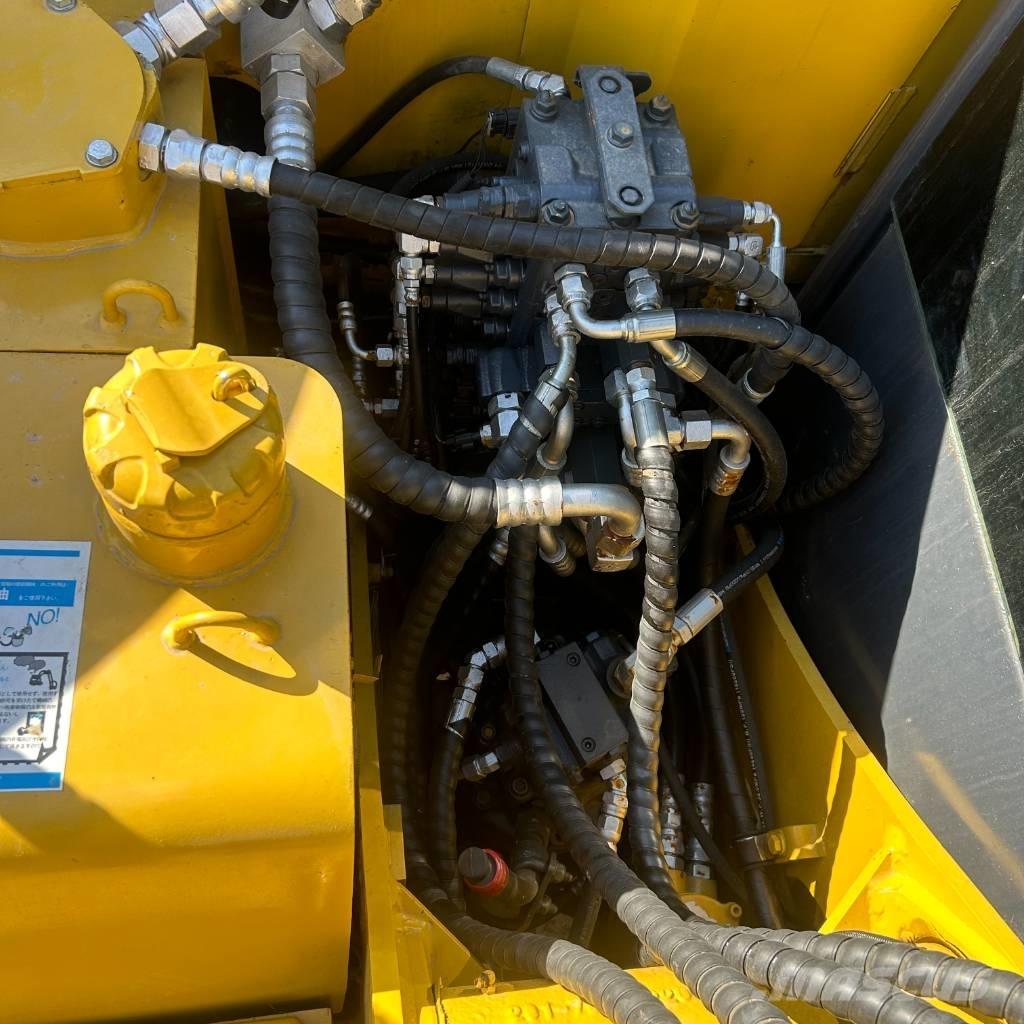 Komatsu PC 70 Roomikekskavaatorid