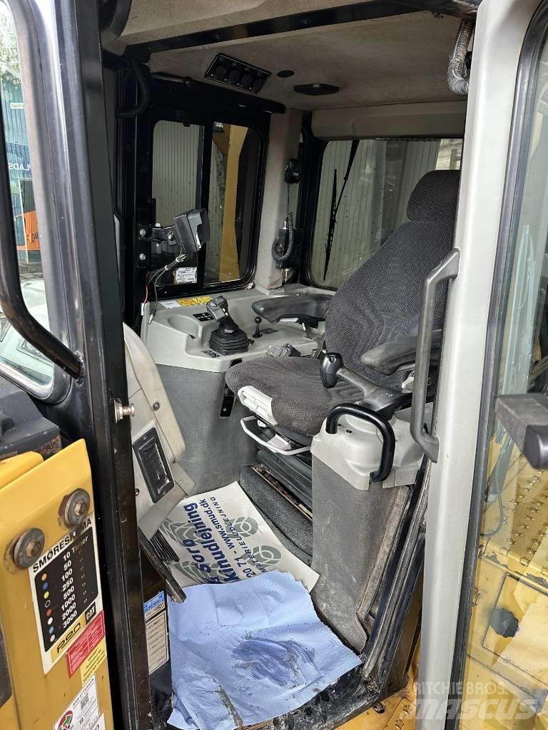 CAT D 6 T LGP Buldooserid